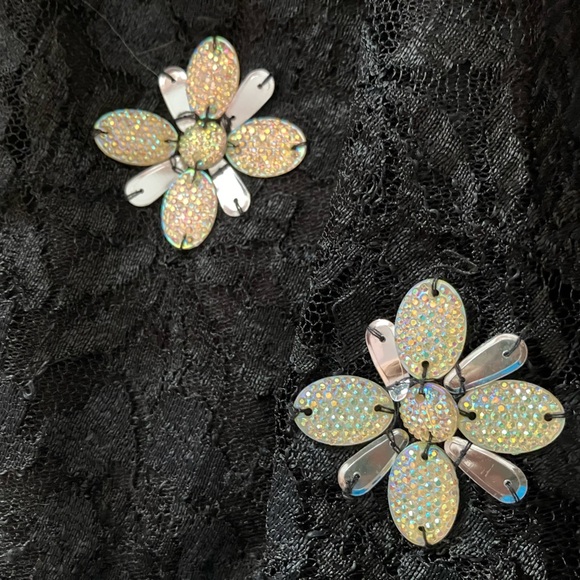 Justice Girl’s Skort, Size 10, Black w Sequiny Flowers on Front - Picture 2 of 5